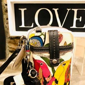 NWT Sakroots wristlet crossbody cell wallet